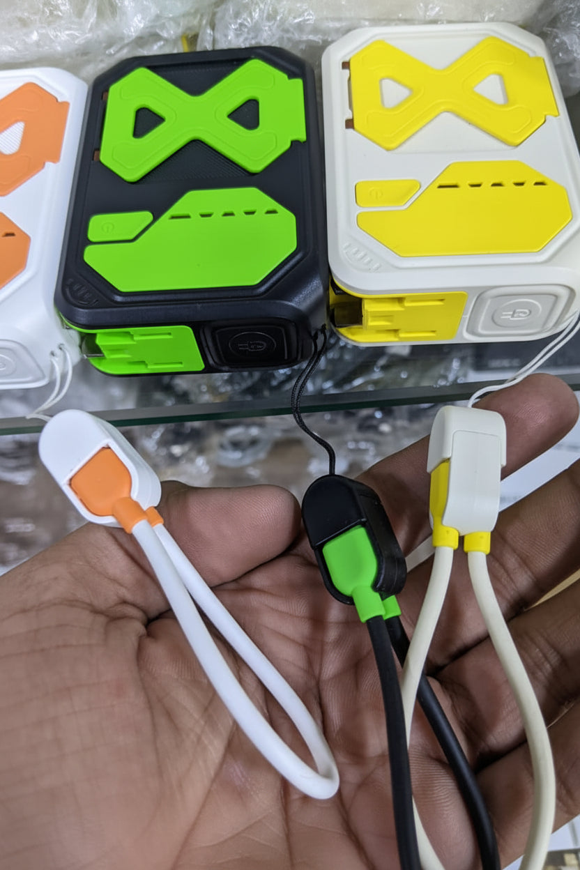 R07 10,000mAh 22.5W Fast Charging Powerbank with Built-in Cables & MagSafe