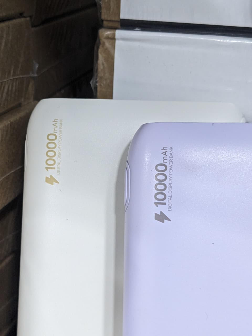 Ai SOLOVE 10000mAh Compact Power Bank with Built-In Lightning Cable